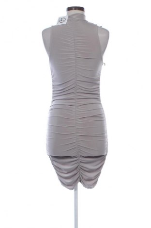 Рокля Pretty Little Thing, Размер M, Цвят Сив, Цена 18,40 €
