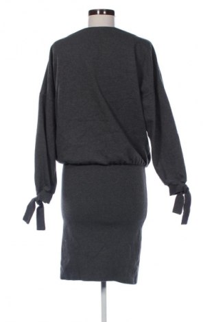 Рокля Reserved, Размер M, Цвят Сив, Цена 15,83 €