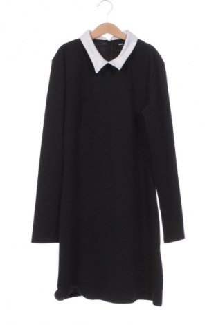 Рокля Sinsay, Размер S, Цвят Черен, Цена 22,34 €