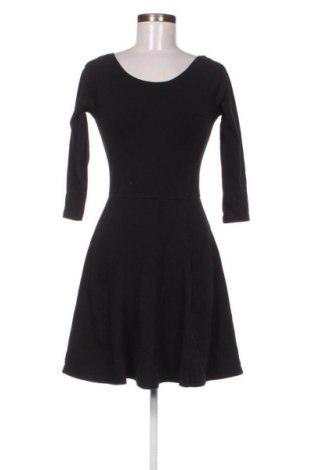 Рокля Sinsay, Размер S, Цвят Черен, Цена 12,27 €