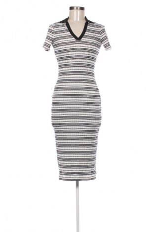 Рокля Sinsay, Размер S, Цвят Многоцветен, Цена 11,24 €