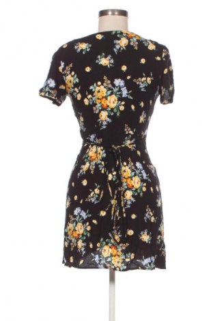 Рокля Stradivarius, Размер M, Цвят Черен, Цена 9,71 €