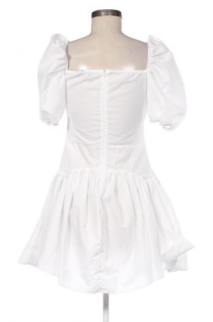 Rochie Trendyol, Mărime M, Culoare Alb, Preț 117,99 Lei