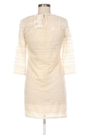 Рокля Vero Moda, Размер XS, Цвят Екрю, Цена 29,14 €