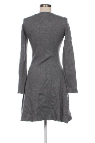 Rochie Zara, Mărime M, Culoare Gri, Preț 58,99 Lei