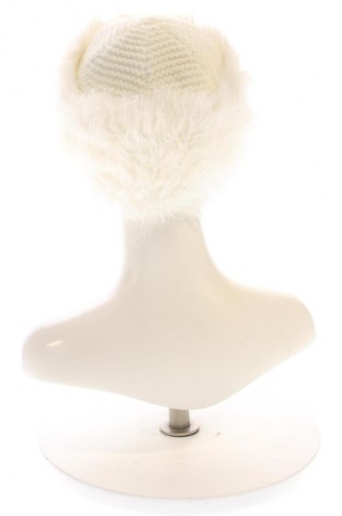 Шапка Kamea, Цвят Екрю, Цена 10,73 €