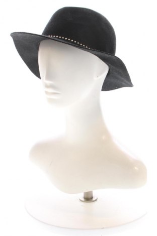 Sapka Reserved, Szín Fekete, Ár 3 029 Ft