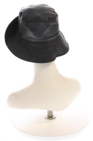 Mütze Stradivarius, Farbe Mehrfarbig, Preis € 13,00