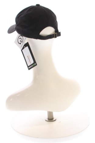 Шапка Totally Erected, Цвят Черен, Цена 14,80 €