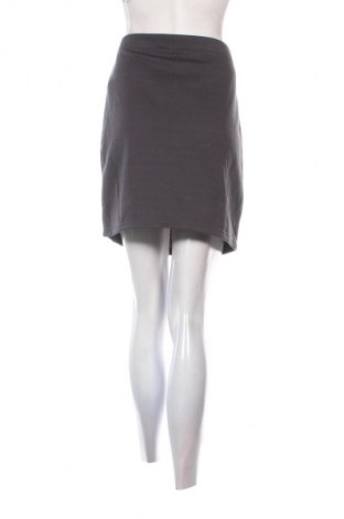 Пола Cubus, Размер L, Цвят Сив, Цена 3,06 €