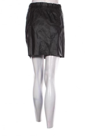 Пола Gina Tricot, Размер S, Цвят Черен, Цена 2,04 €