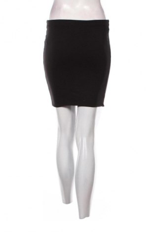 Пола H&M, Размер S, Цвят Черен, Цена 2,04 €