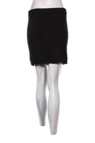 Пола SHEIN, Размер L, Цвят Черен, Цена 2,04 €