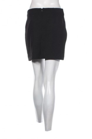 Пола SHEIN, Размер M, Цвят Черен, Цена 2,04 €