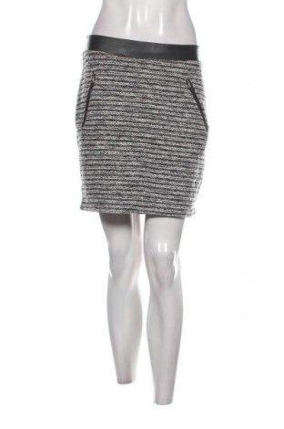 Пола Yessica, Размер M, Цвят Многоцветен, Цена 2,04 €