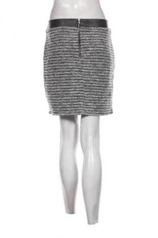 Пола Yessica, Размер M, Цвят Многоцветен, Цена 2,04 €