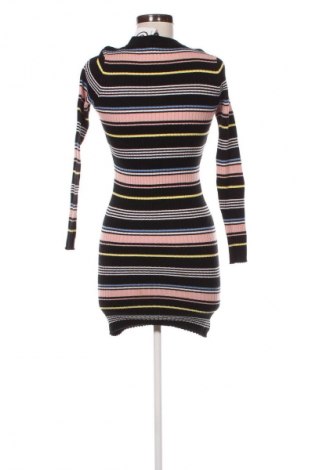 Šaty  H&M, Velikost M, Barva Vícebarevné, Cena  149,00 Kč