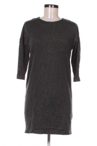 Рокля Vero Moda, Размер M, Цвят Сив, Цена 3,57 €