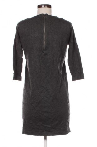 Рокля Vero Moda, Размер M, Цвят Сив, Цена 3,57 €
