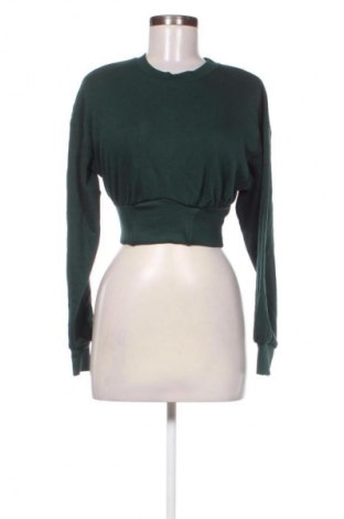 Дамска блуза Bershka, Размер XS, Цвят Зелен, Цена 7,15 €