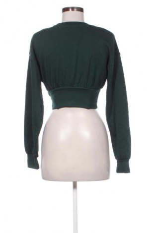 Дамска блуза Bershka, Размер XS, Цвят Зелен, Цена 7,15 €
