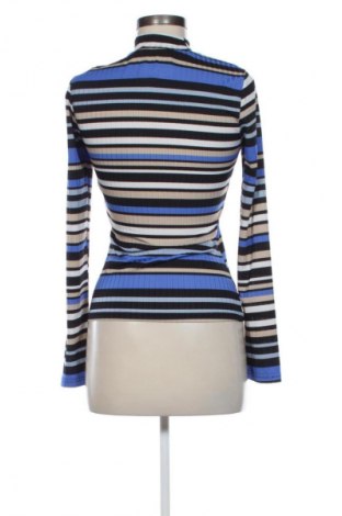 Γυναικεία μπλούζα Pieces, Μέγεθος S, Χρώμα Πολύχρωμο, Τιμή 10,00 €