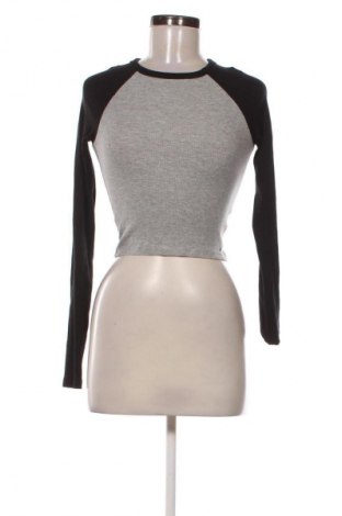 Bluzka damska Pull&Bear, Rozmiar S, Kolor Szary, Cena 33,99 zł