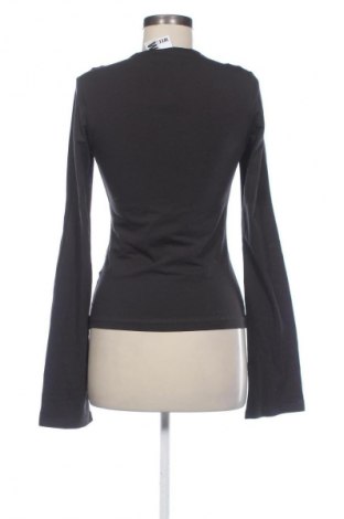 Γυναικεία μπλούζα Weekday, Μέγεθος M, Χρώμα Μαύρο, Τιμή 19,99 €