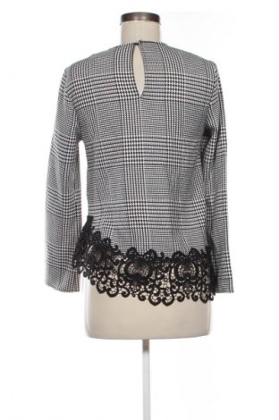 Дамска блуза Zara, Размер XS, Цвят Многоцветен, Цена 4,09 €