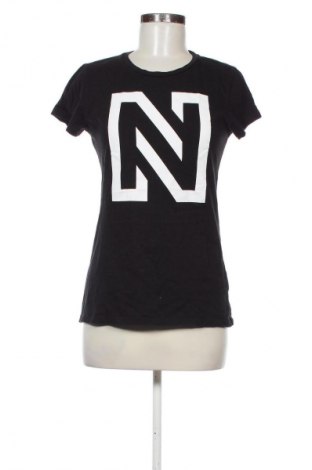Γυναικείο t-shirt Nikkie, Μέγεθος XS, Χρώμα Μαύρο, Τιμή 10,99 €