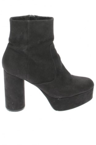 Дамски боти Bershka, Размер 38, Цвят Черен, Цена 29,14 €