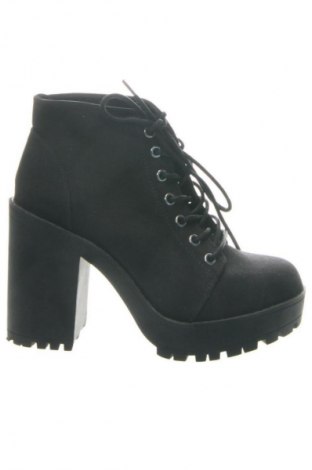 Дамски боти H&M Divided, Размер 36, Цвят Черен, Цена 32,21 €