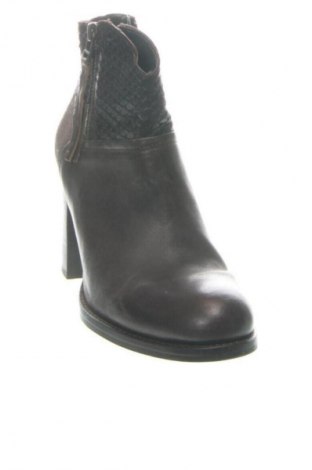 Дамски боти Lazamani, Размер 38, Цвят Кафяв, Цена 60,33 €