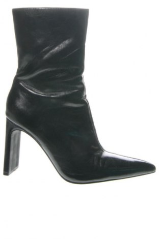 Дамски боти Pull&Bear, Размер 38, Цвят Черен, Цена 53,68 €