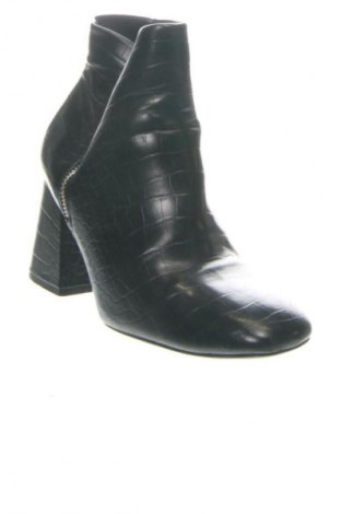 Дамски боти Stradivarius, Размер 39, Цвят Многоцветен, Цена 19,35 €