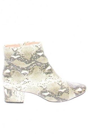 Дамски боти Zara, Размер 38, Цвят Многоцветен, Цена 39,36 €