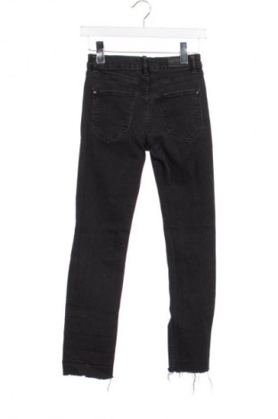 Дамски дънки Bershka, Размер XS, Цвят Черен, Цена 15,33 €