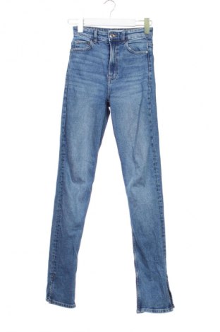 Blugi de femei Bershka, Mărime XS, Culoare Albastru, Preț 53,99 Lei