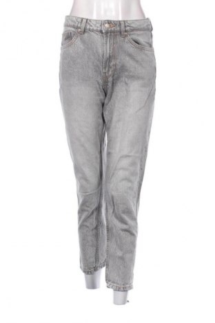 Dámské džíny  Bershka, Velikost M, Barva Šedá, Cena  429,00 Kč