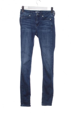 Дамски дънки Calvin Klein Jeans, Размер XS, Цвят Син, Цена 35,27 €