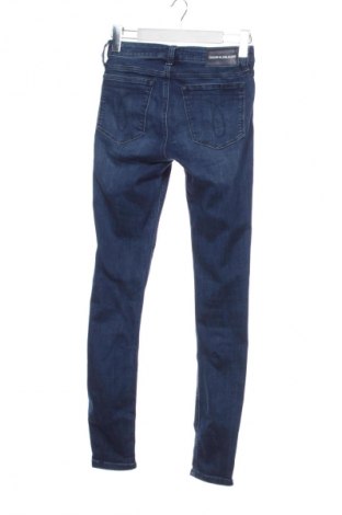 Дамски дънки Calvin Klein Jeans, Размер XS, Цвят Син, Цена 35,27 €