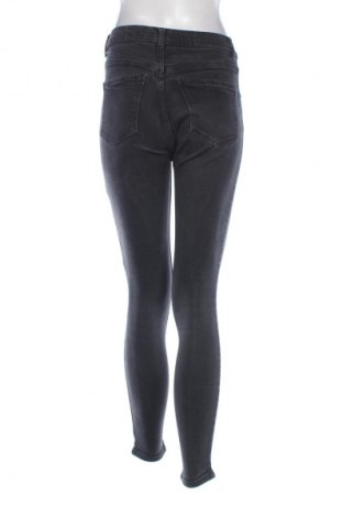 Dámské džíny  Pull&Bear, Velikost S, Barva Černá, Cena  399,00 Kč