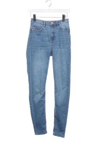 Γυναικείο Τζίν Sinsay, Μέγεθος XS, Χρώμα Μπλέ, Τιμή 11,99 €