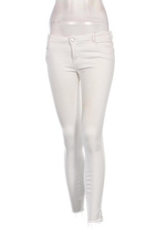 Дамски дънки Zara, Размер S, Цвят Бял, Цена 8,18 €