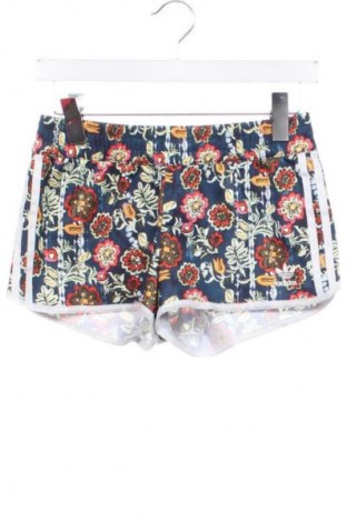 Γυναικείο κοντό παντελόνι Adidas, Μέγεθος XS, Χρώμα Πολύχρωμο, Τιμή 11,99 €