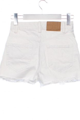 Дамски къс панталон Bershka, Размер XXS, Цвят Бял, Цена 7,15 €