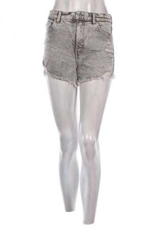 Dámské kraťasy  Bershka, Velikost S, Barva Šedá, Cena  259,00 Kč