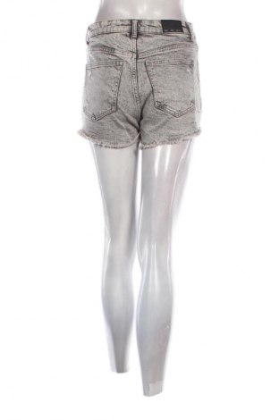 Dámské kraťasy  Bershka, Velikost S, Barva Šedá, Cena  259,00 Kč