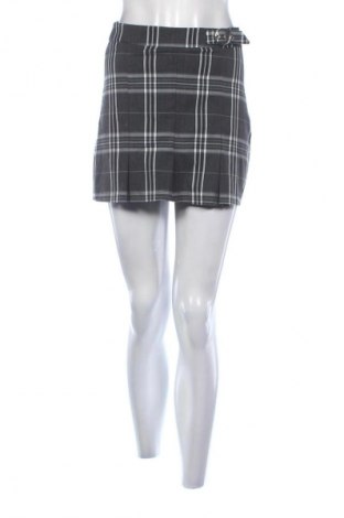 Γυναικείο κοντό παντελόνι Bershka, Μέγεθος S, Χρώμα Πολύχρωμο, Τιμή 9,99 €