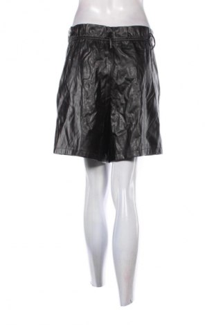 Dámské kraťasy  Boohoo, Velikost M, Barva Černá, Cena  289,00 Kč